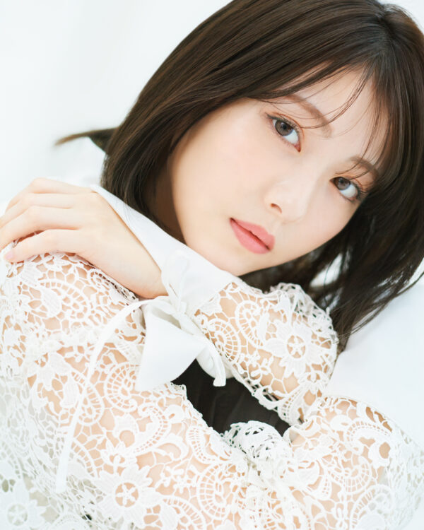 浜辺美波オフィシャルサイト